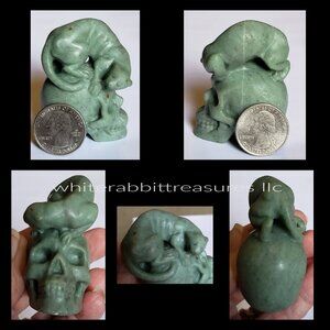 2.2x1.7x1.6" Jade Leopard on a Skull